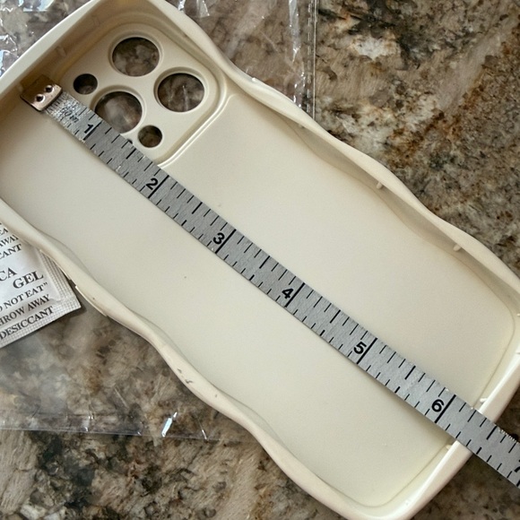 Wavy Seashell Pattern Phone Case - Picture 7 of 7